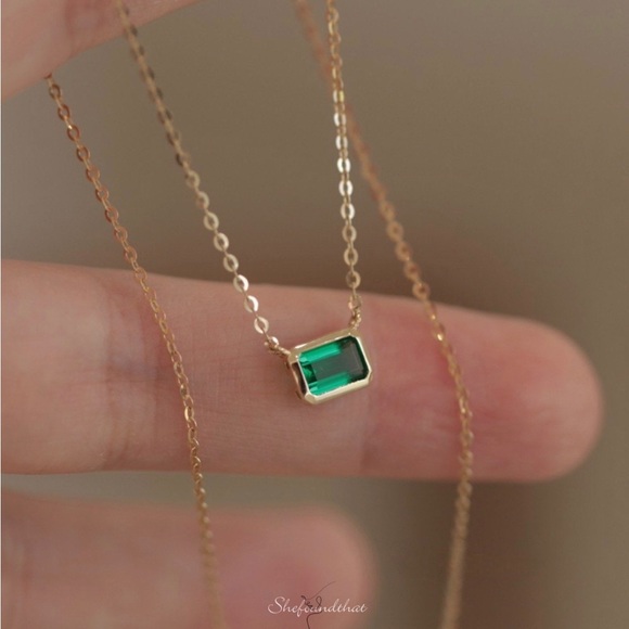 14k Solid Gold Dainty Emerald Charm Necklace - Picture 1 of 8